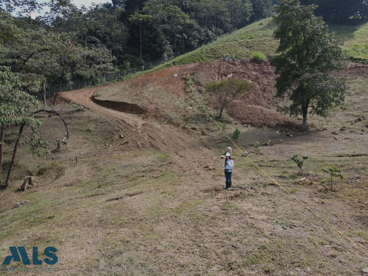 venta de lote en envigado con vista a la ciudad envigado - loma del escobero