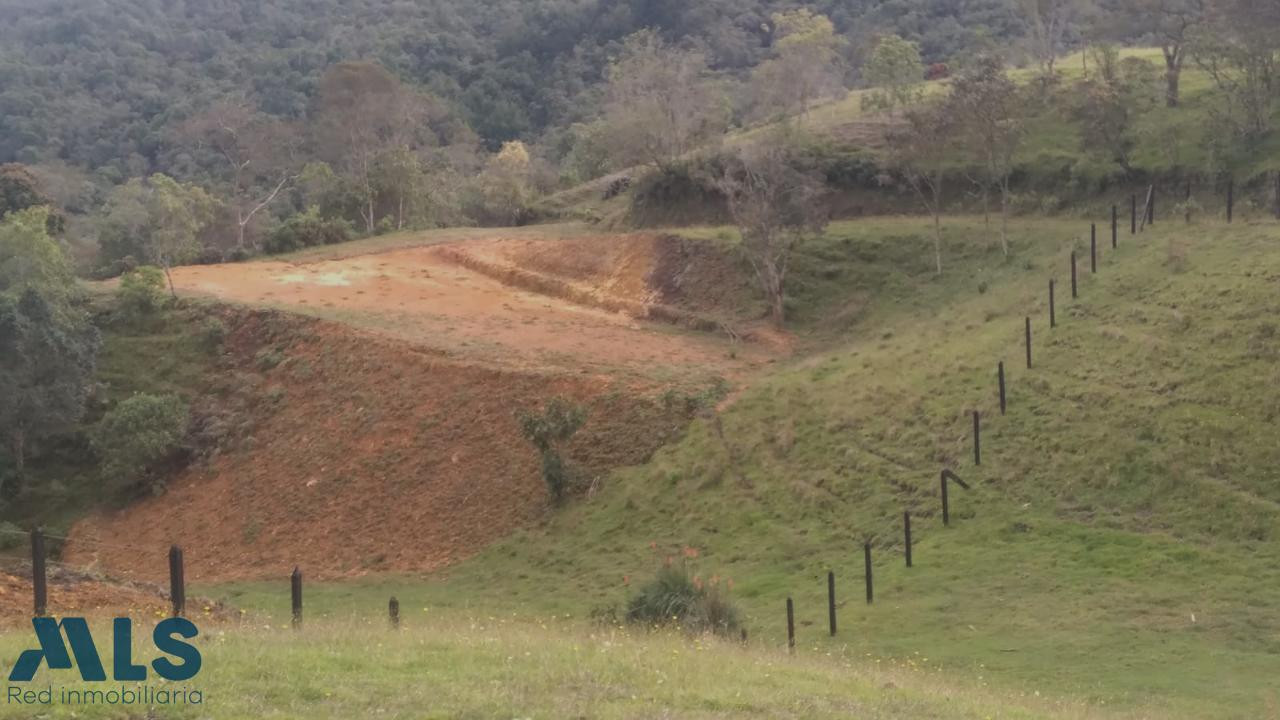 EXCELENTE VISTA Y UBICACION EN SANTA ELENA santa-elena - rural