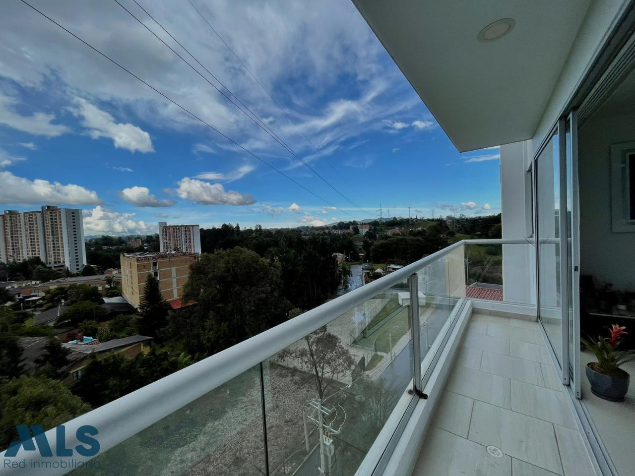 APARTAMENTO CON HERMOSA VISTA EN SECTOR LA CATÓLICA rionegro - la catolica