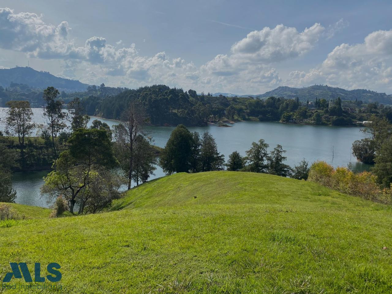 Espectacular lote, a 5 minutos de la vía principal! el-penol - corredor el penol guatape