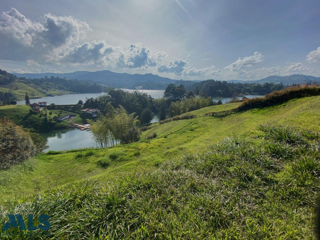 Espectacular lote, a 5 minutos de la vía principal! el-penol - corredor el penol guatape