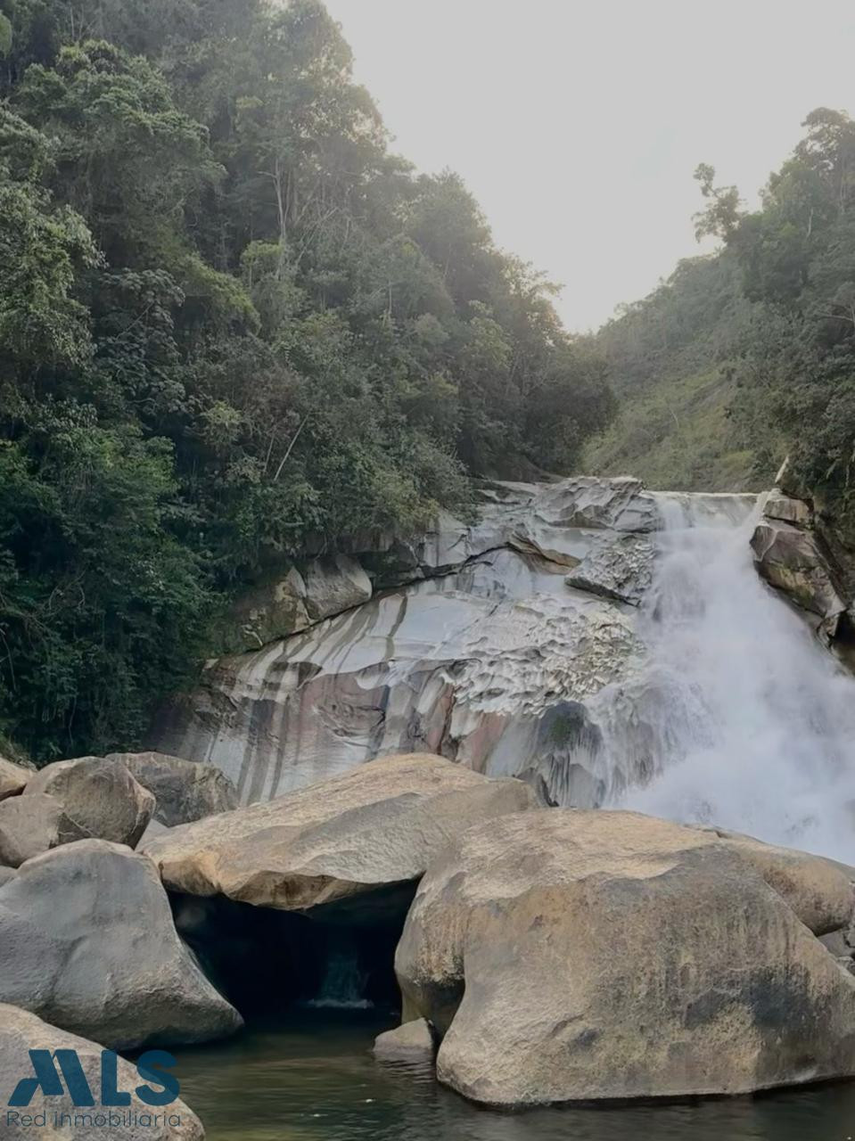 Lote en un sector de alto desarrollo turistico santo-domingo - rural