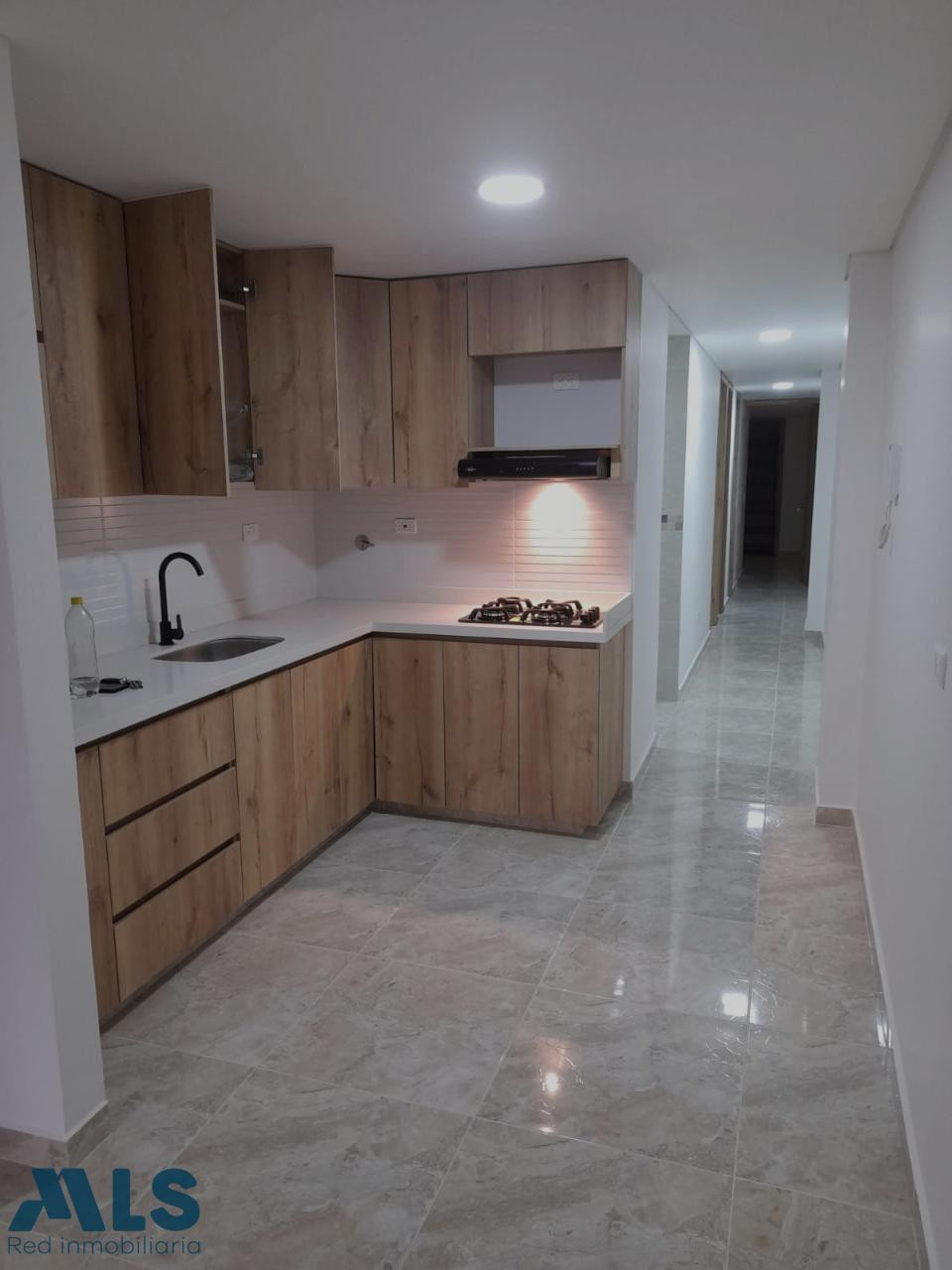 Apartamento con acabados modernos e iluminado itagui - playa rica