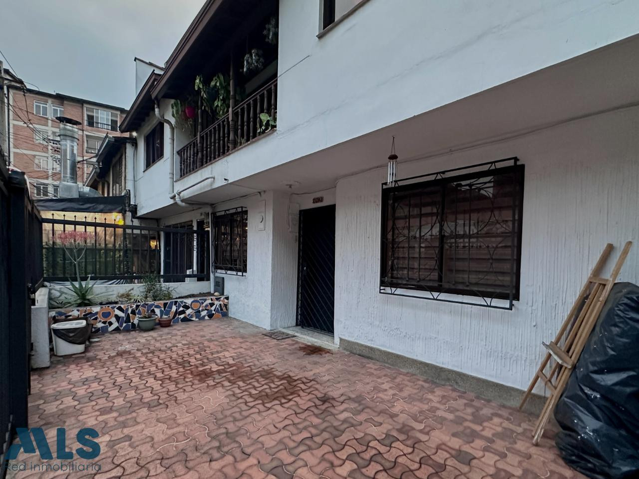 Casa en el primer nivel en la zona plana de Calasanz medellin - calasanz