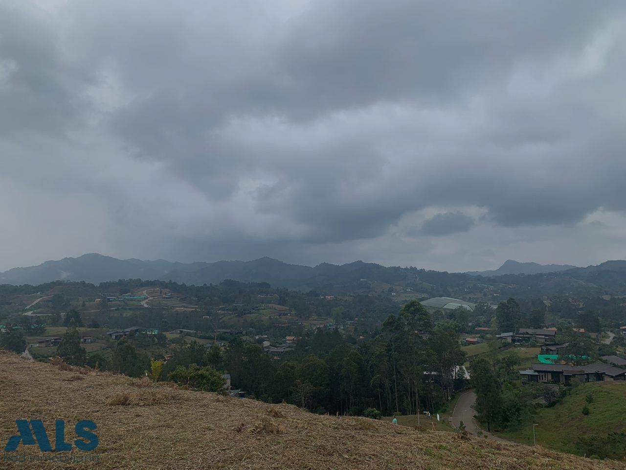 Lote en la parcelación más completa de Oriente. el-retiro - v pantanillo el retiro