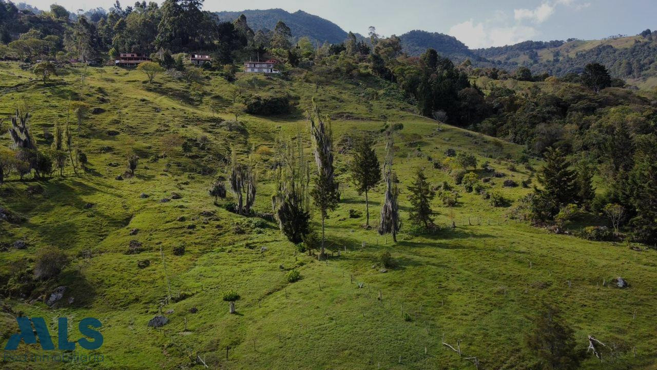 Lote #72 en parcealcion con la mejor vista de la ciudad, alta valorización bello - san felix