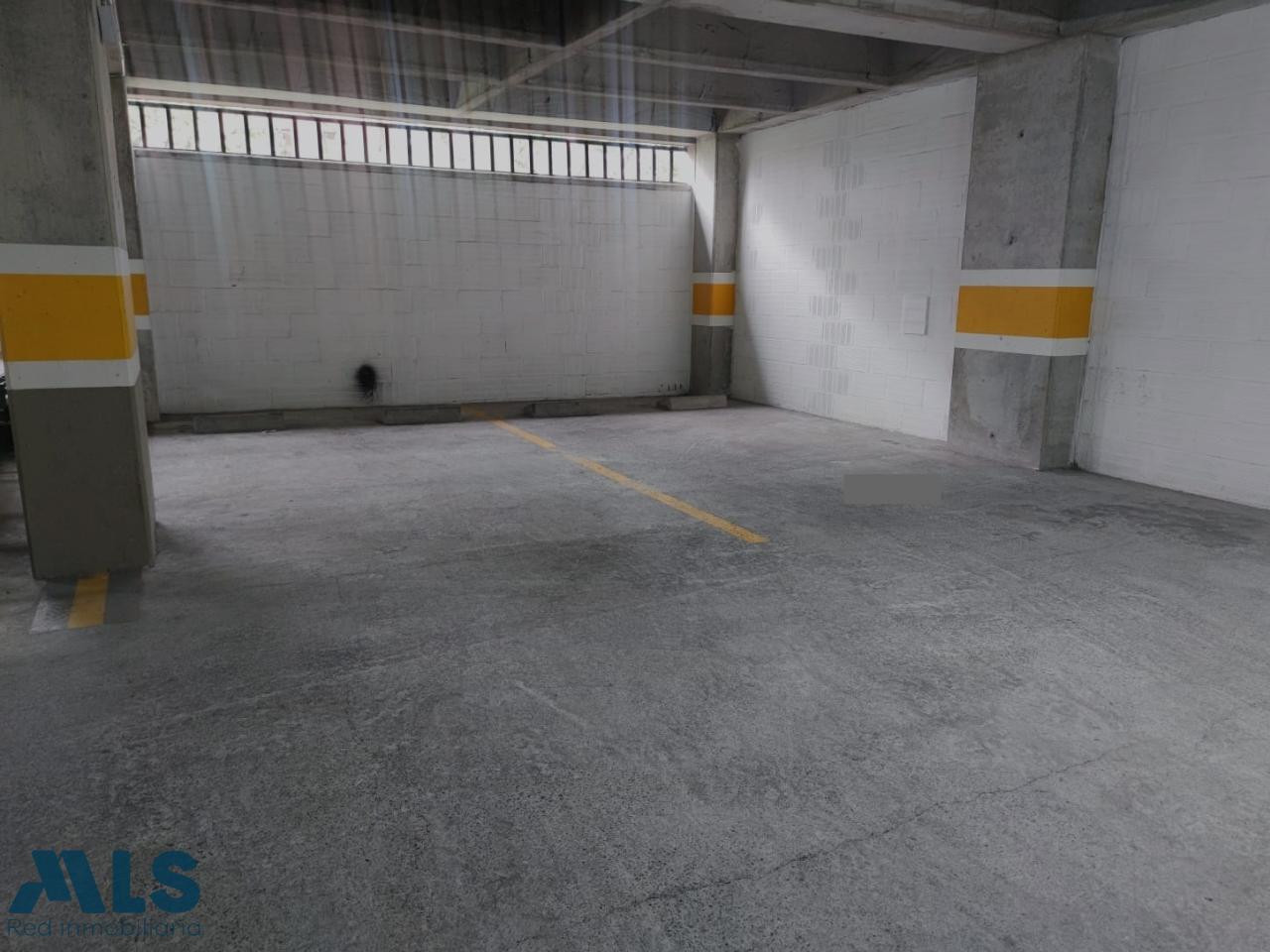 Parqueadero en sótano de edificio en El Poblado medellin - san lucas