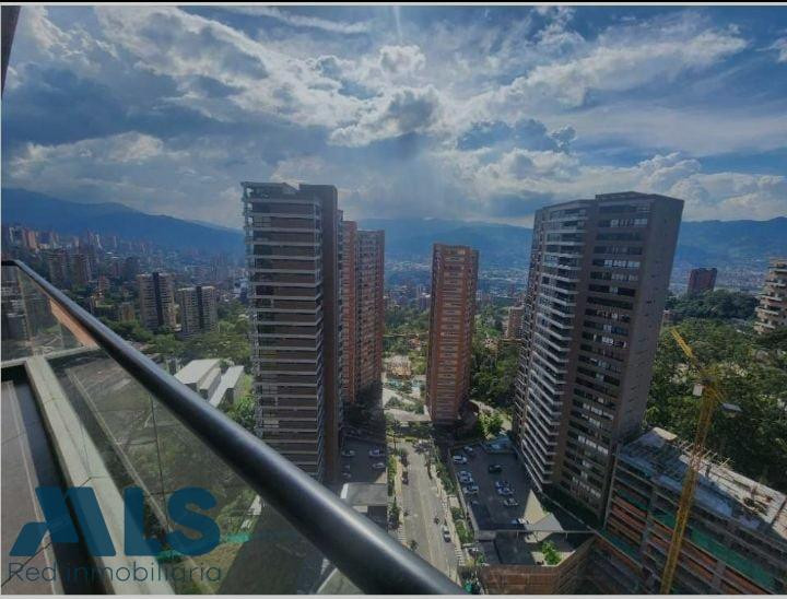 Excelente vista de la ciudad medellin - altos del poblado