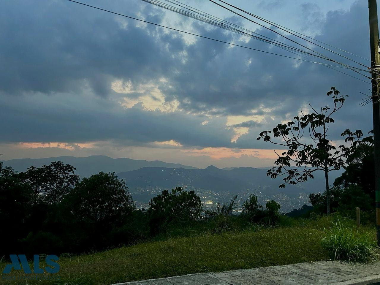 Lote en las Palmas con la mejor vista de Medellín medellin - las palmas