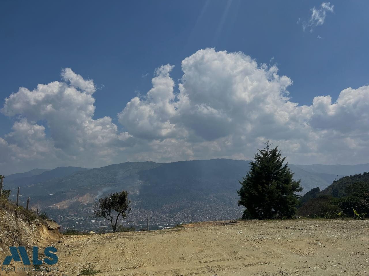 Excelente lote con maravillosa vista sobre la ciudad bello - san felix