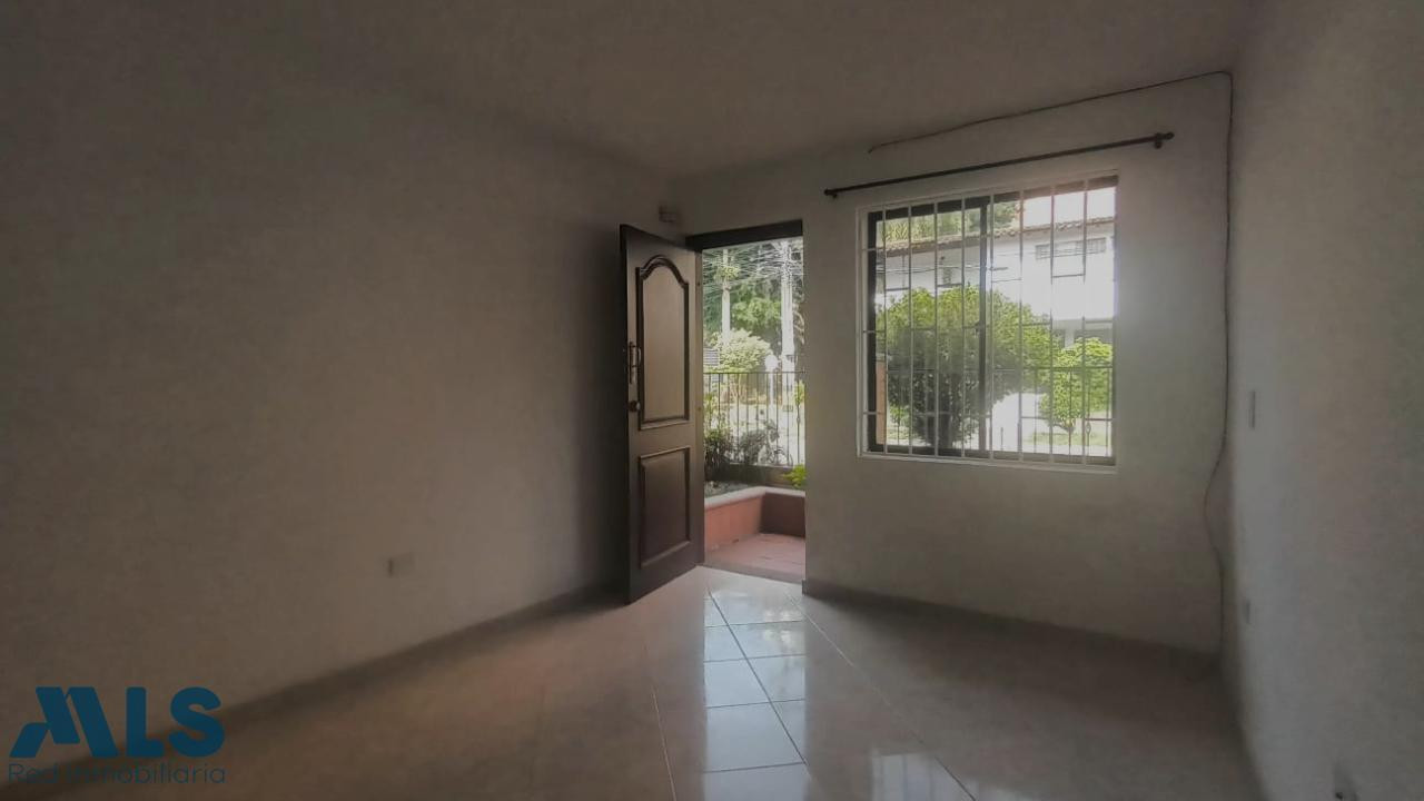 Apartamento iluminado en 1er piso medellin - las acacias