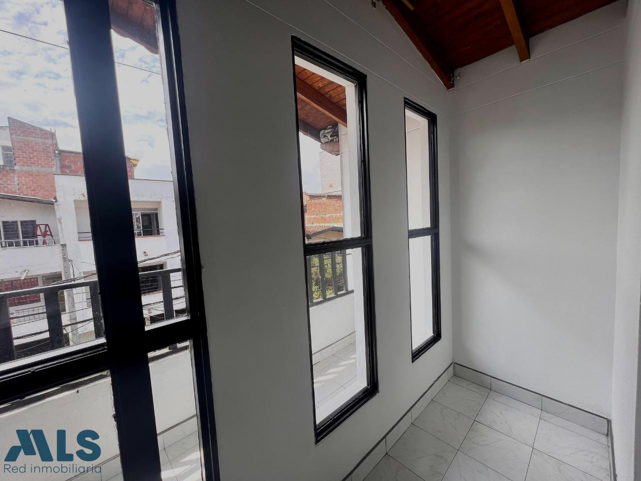 APARTAMENTO EN ITAGUÍ SANTA MARÍA NO. 2 CERCA A TODO itagui - santa maria no 2