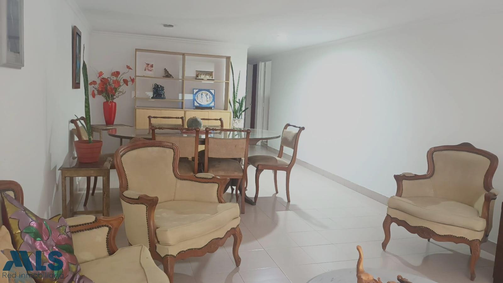 Casa en 2 Niveles con excelentes espacios medellin - pedregal