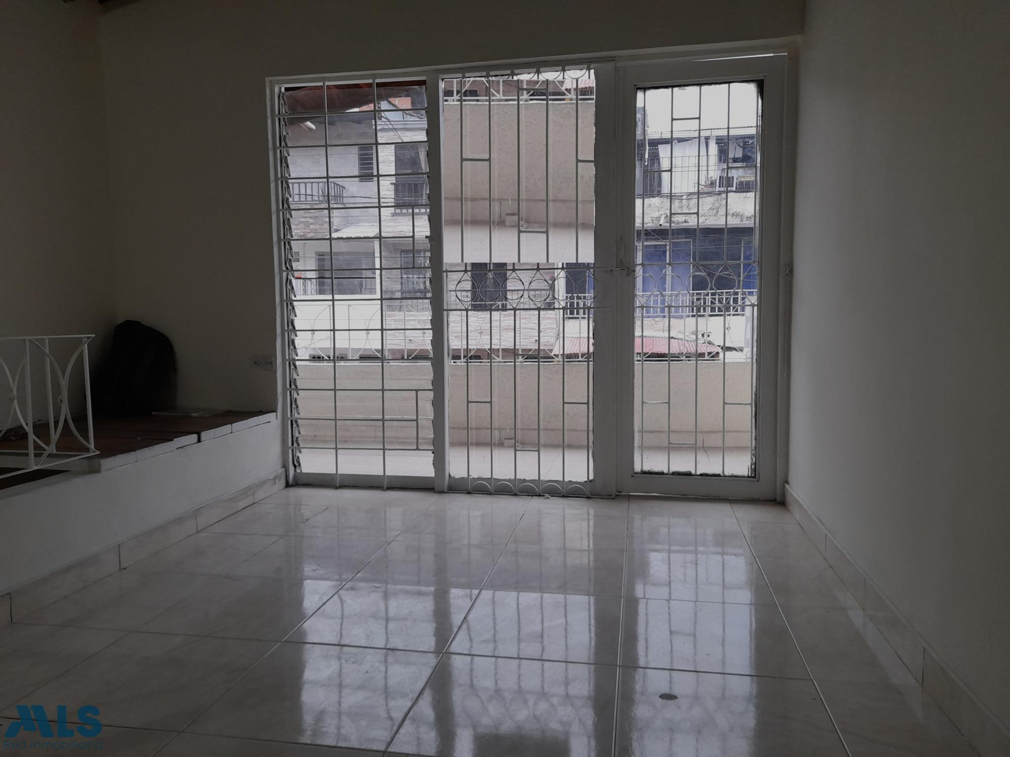 Venta de casa segundo piso en Guayabal medellin - la colina