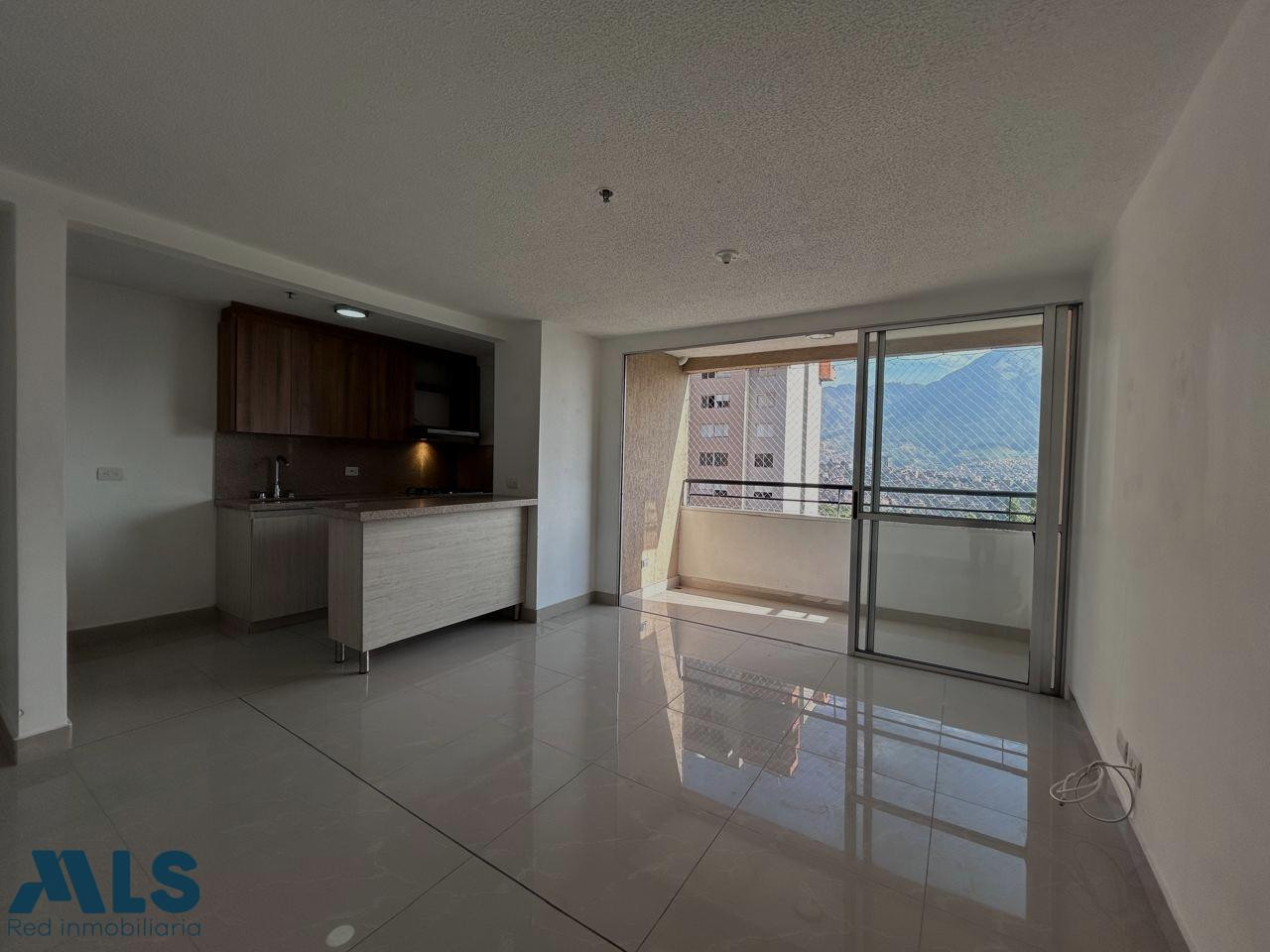 Apartamento en Unidad Cerrada piso alto bello - santa ana