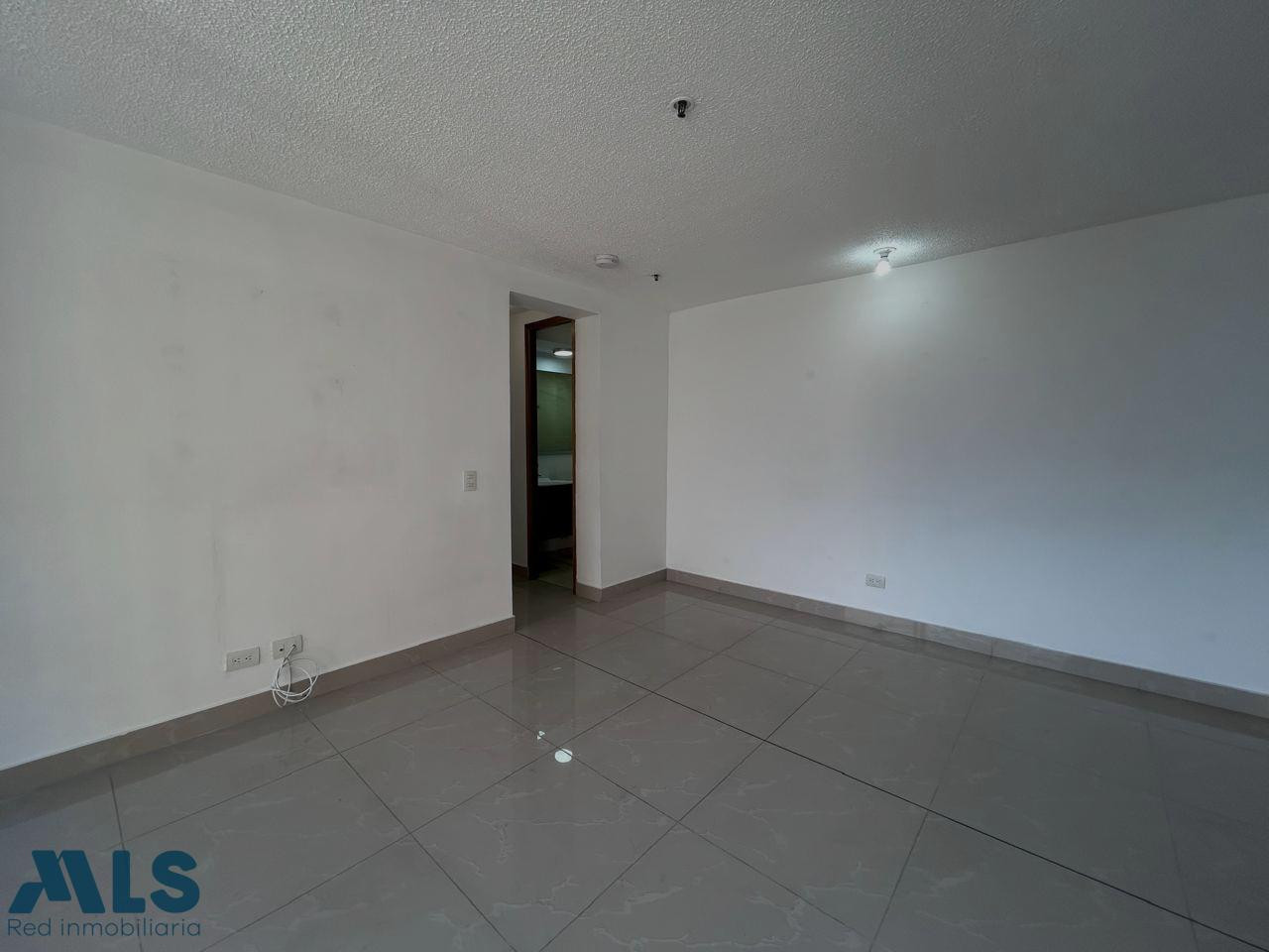 Apartamento en Unidad Cerrada piso alto bello - santa ana