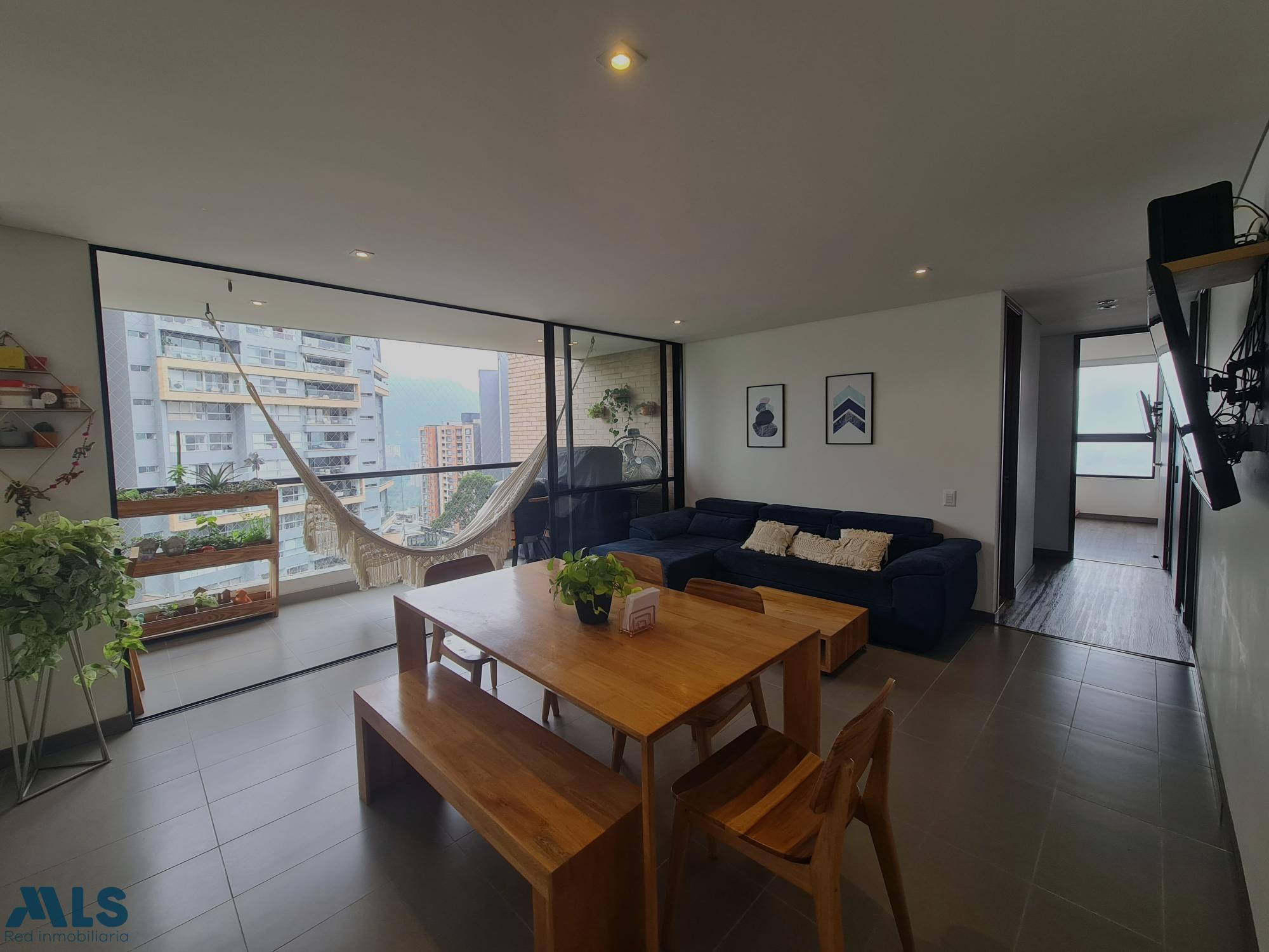 VENTA MODERNO APARTAMENTO EN ENVIGADO, LOMA DE BRUJAS envigado - loma de las brujas