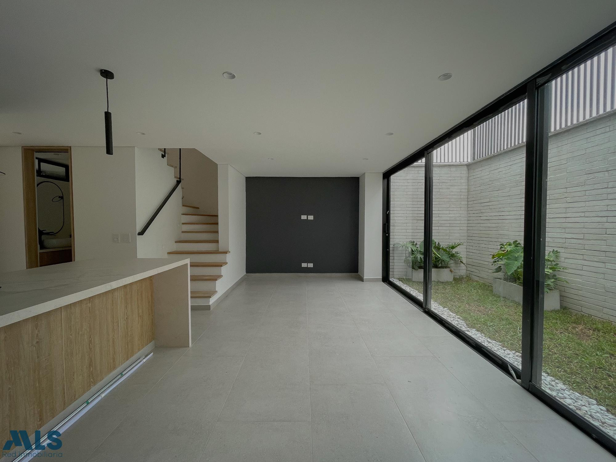 Hermosa casa en unidad cerrada en Rionegro rionegro - v barro blanco