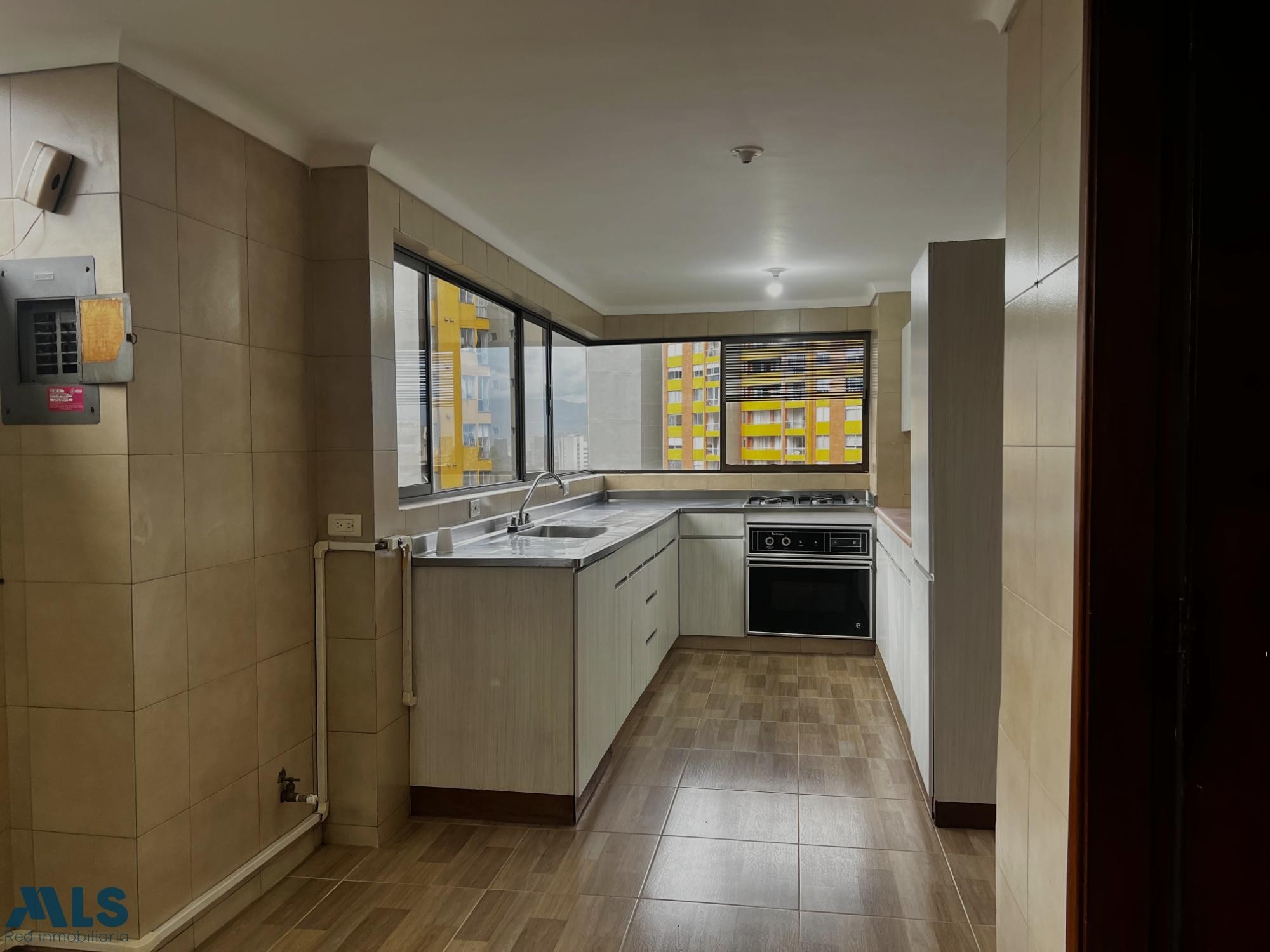 VENTA DE AMPLIO APARTAMENTO, EN EL POBLADO. medellin - el poblado