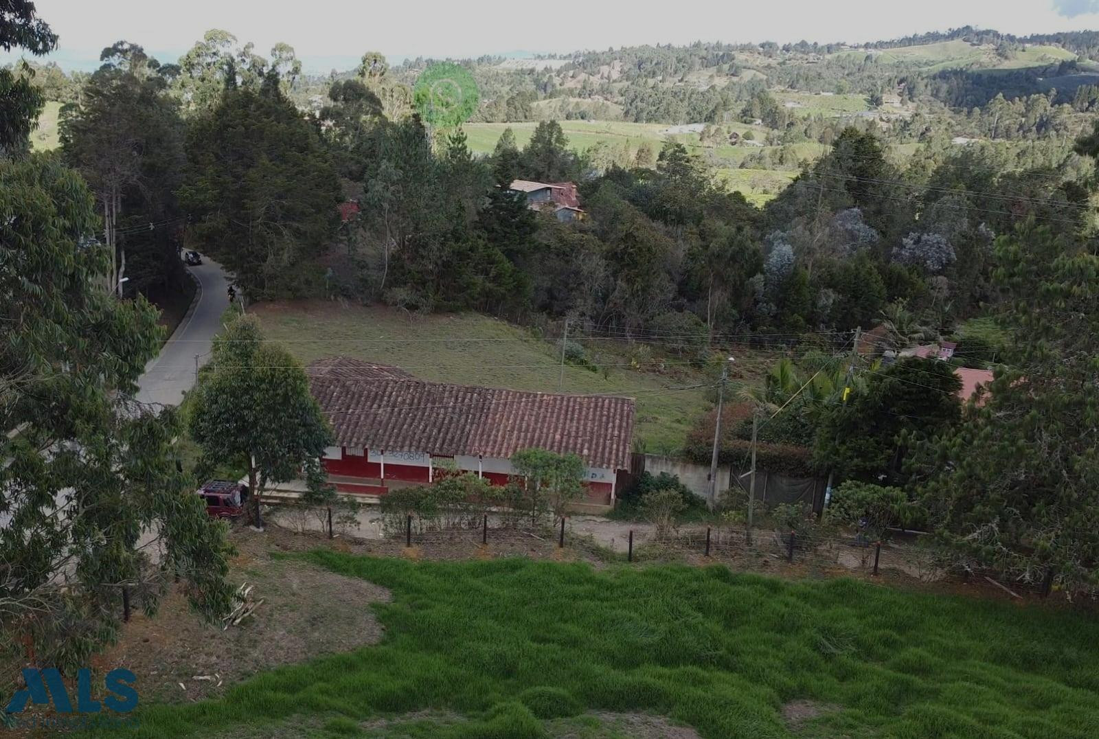 VENDO EXCELENTE CASA LOTE EN V. PIEDRAS BLANCAS EN GUARNE guarne - santa elena