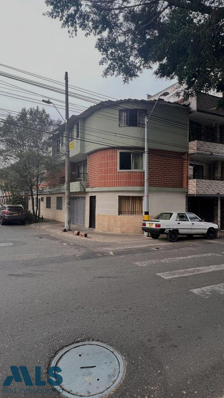 En venta Casa con Gran Potencial en Belen San Bernardo medellin - belen