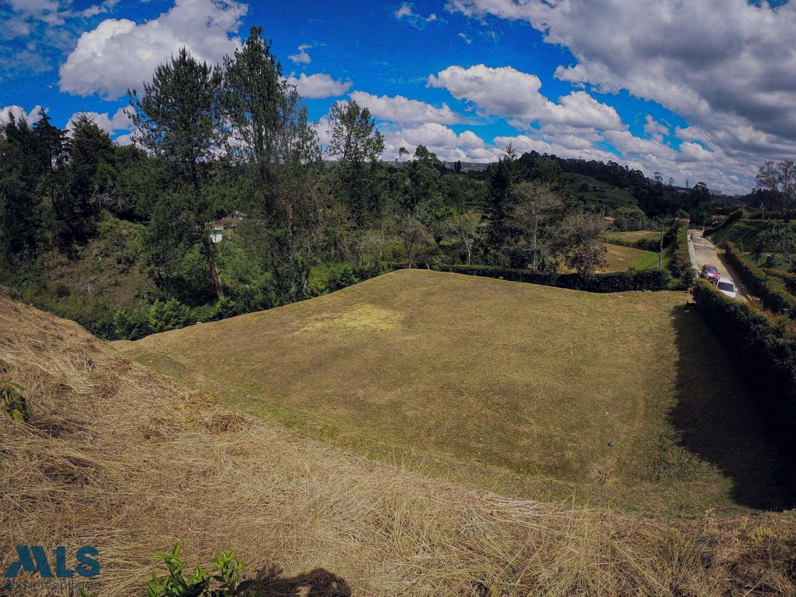 lote en el aeropuerto guarne - autopista guarne