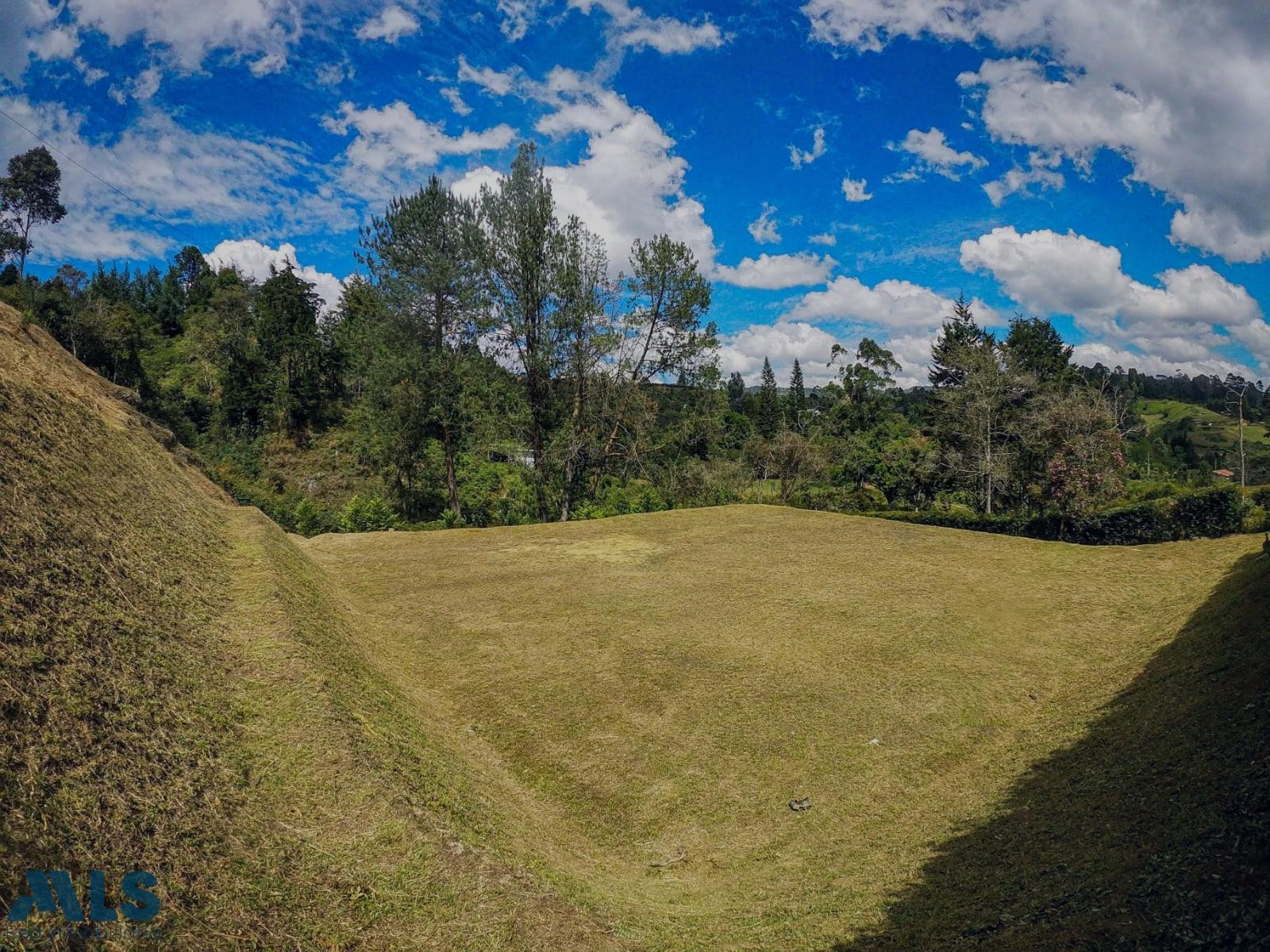 lote en el aeropuerto guarne - autopista guarne