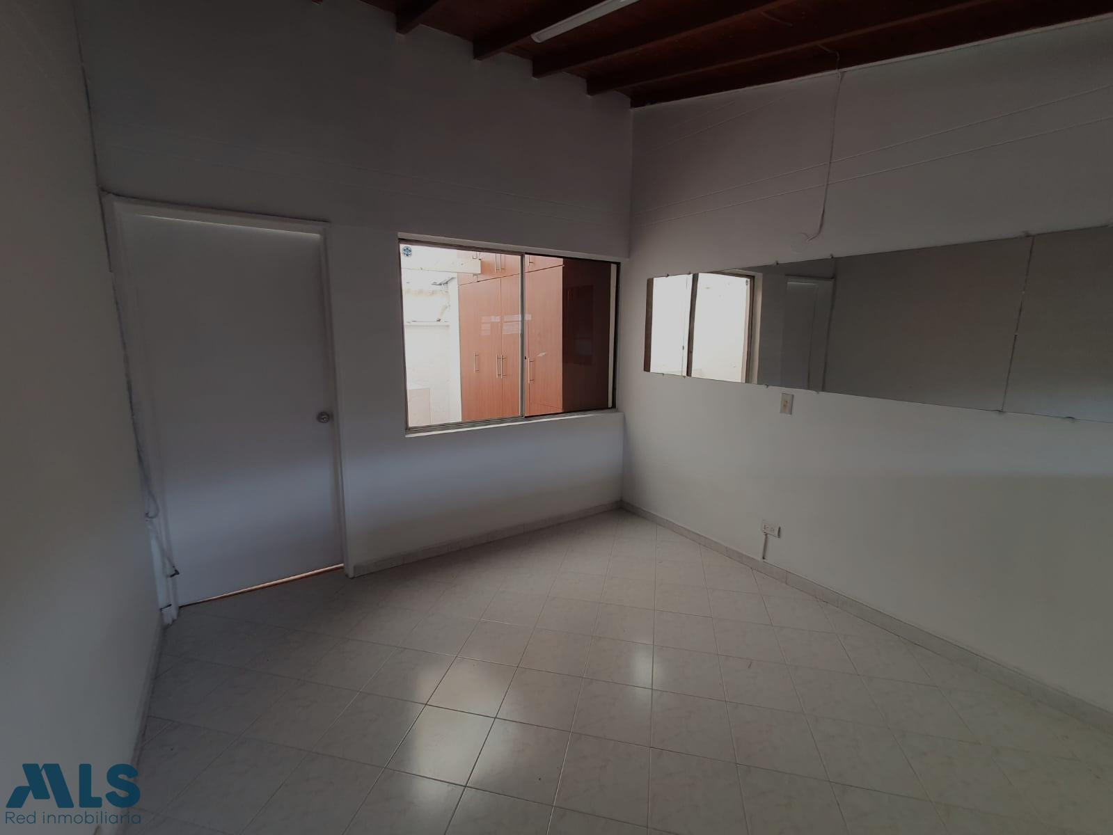 Casa de 3 niveles en venta en Envigado envigado - la paz