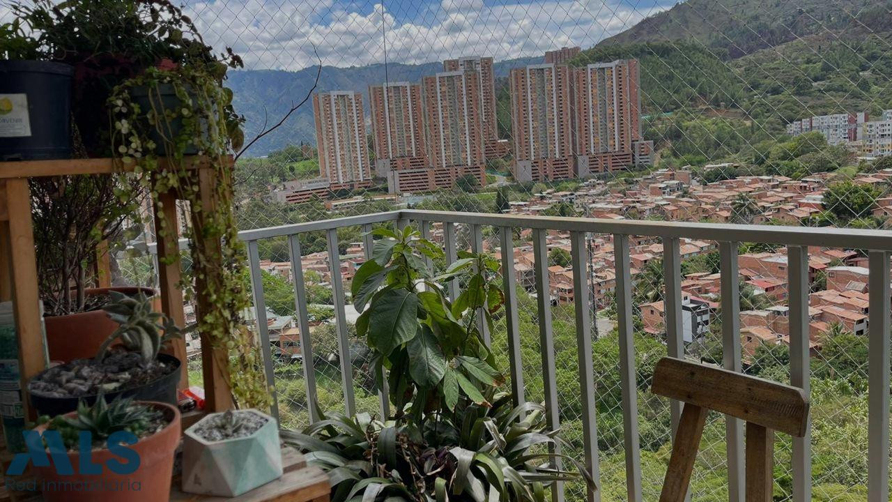 Venta de apartamento con excelente vista en Poblado-Niquia bello - navarra