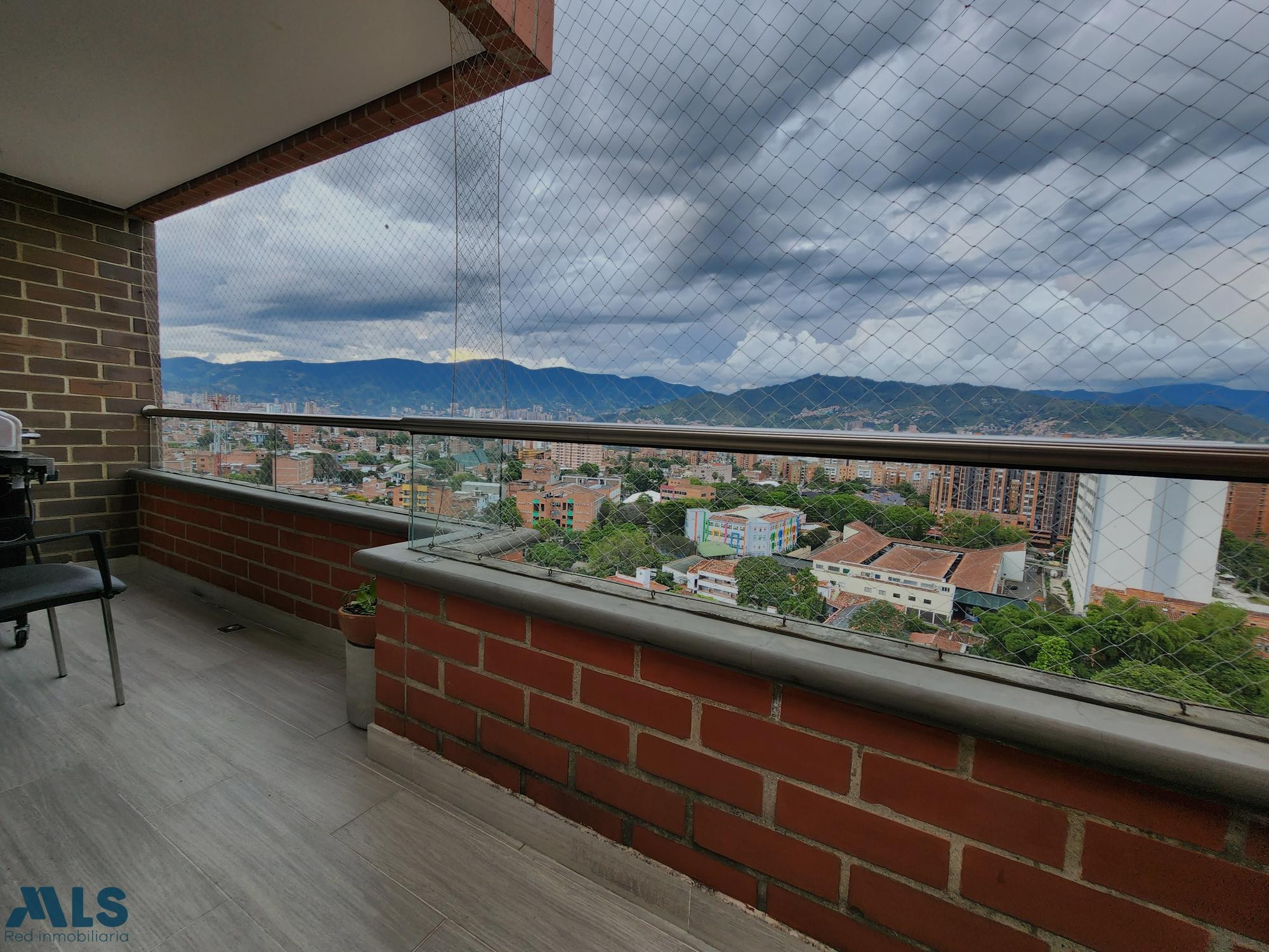 ESPECTACULAR PENTHOUSE EN PARTE PLANA, ESPECTACULAR VISTA, CON JACUZZI envigado - otraparte