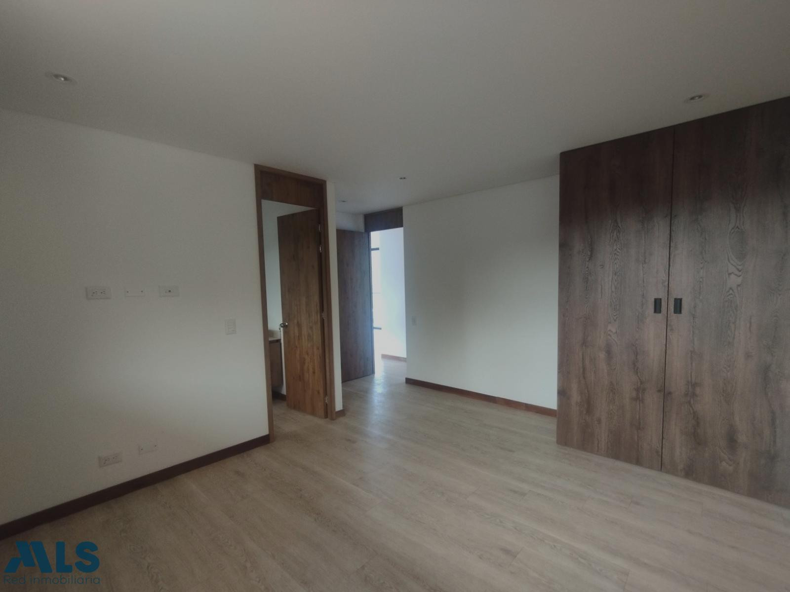 Venta de apartamento en edificio del Retiro el-retiro - v la fe