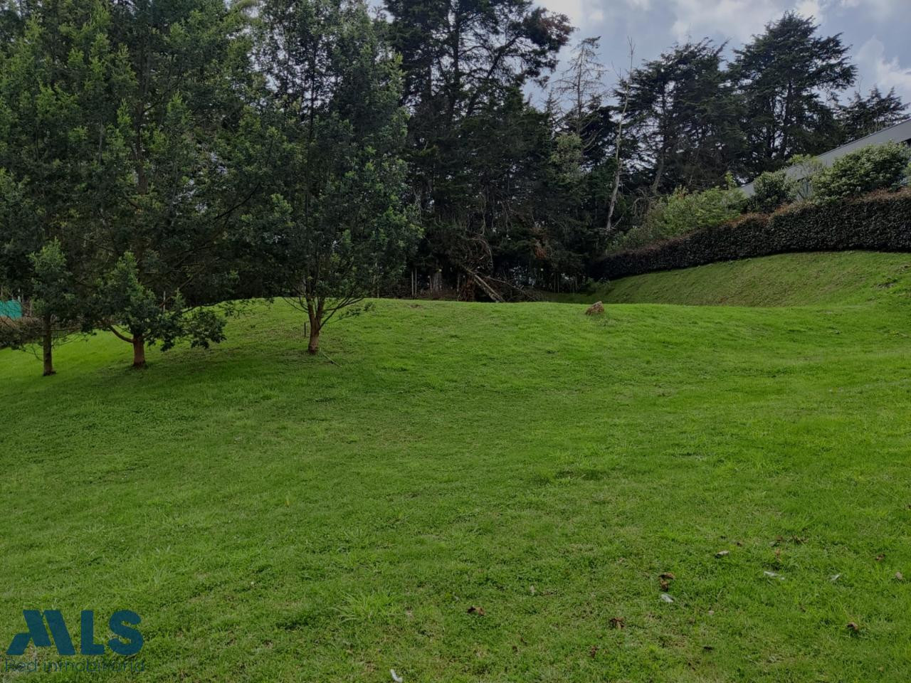 Hermoso lote en excelente parcelacion. envigado - alto de las palmas