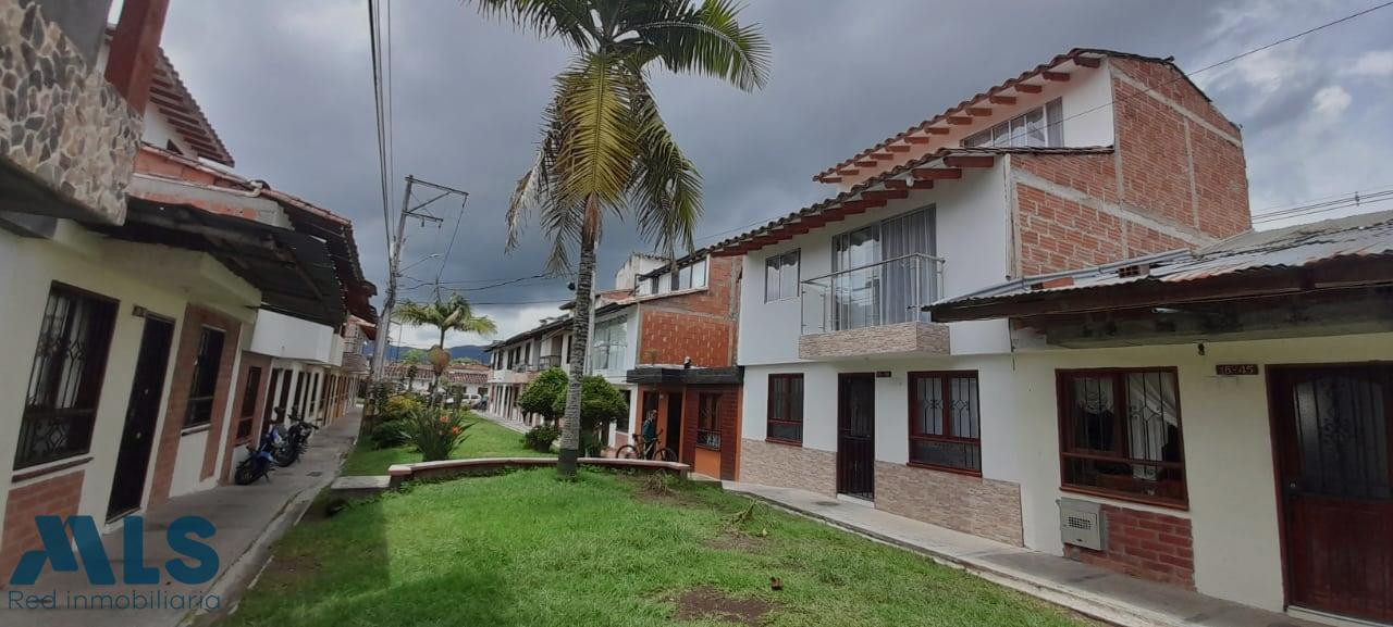 CASA DIVIDIDA PARA VENTA EN LA CEJA, SECTOR EL RECREO. la-ceja - recreo