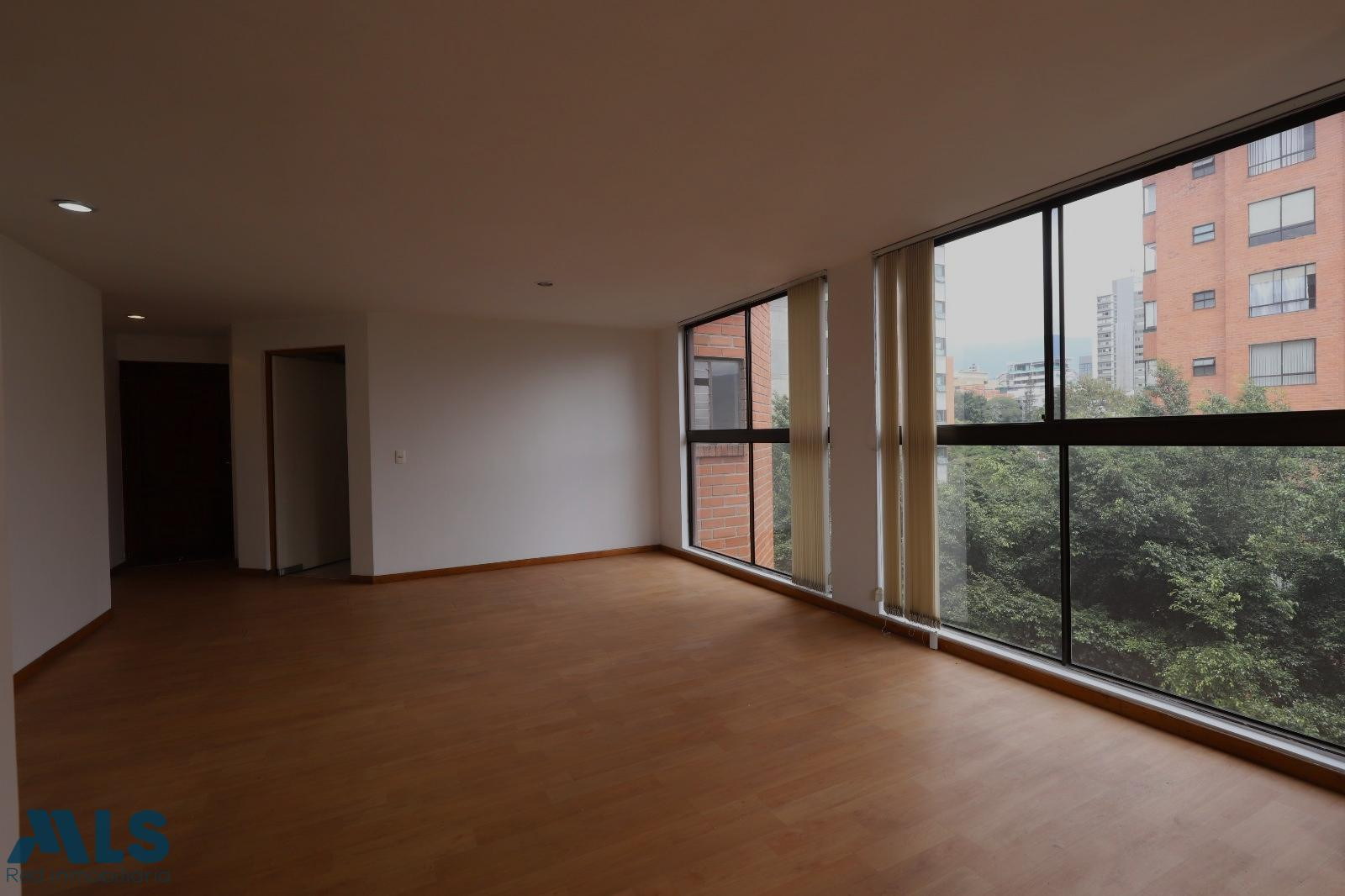 EXCELENTE APARTAMENTO EN EL POBLADO medellin - oviedo