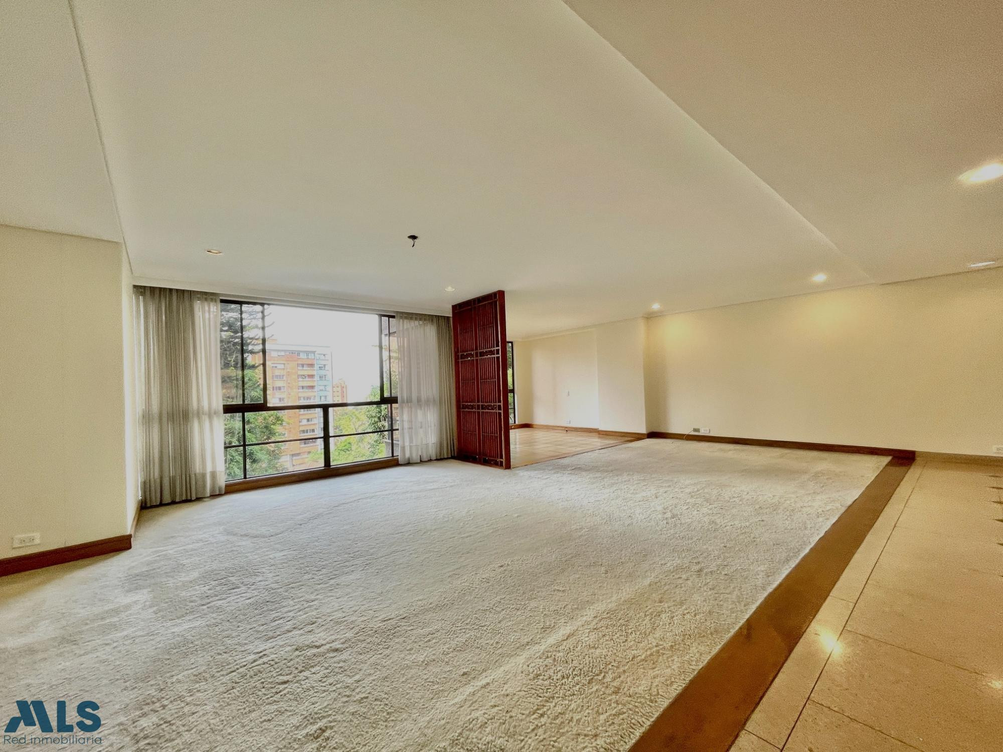 Apartamento en venta para remodelar, Poblado, Castropol. Silencioso y verde. medellin - castropol