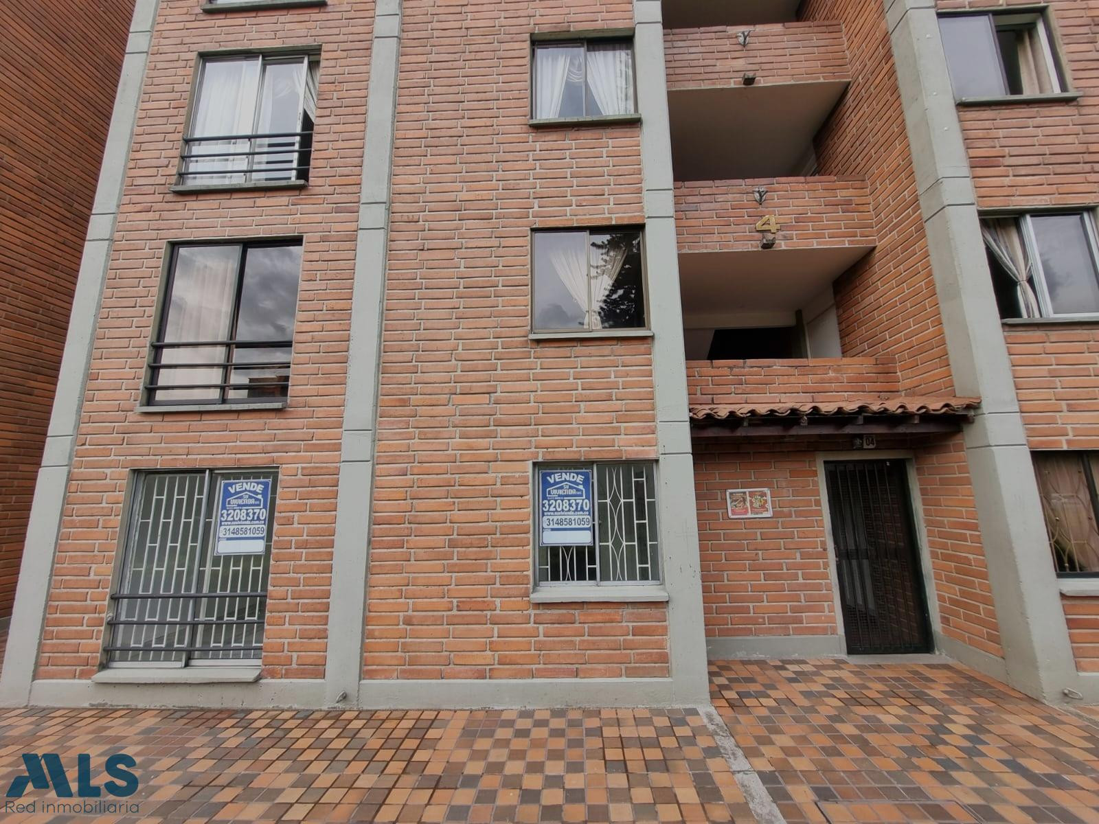 Se vende apartamento primer piso con parqueadero privado itagui - entrecolinas