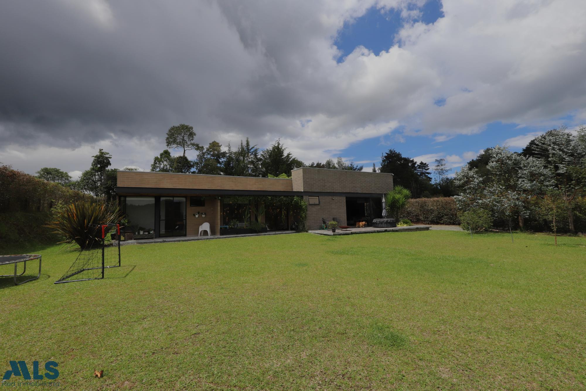 HERMOSA CASA FINCA UBICADA EN EL RETIRO el-retiro - v pantanillo el retiro