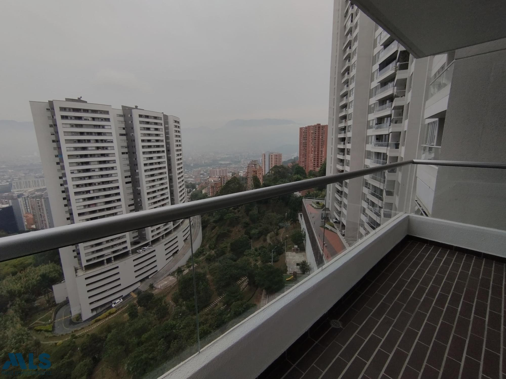 Apartamento moderno en Loma del indio medellin - loma del indio