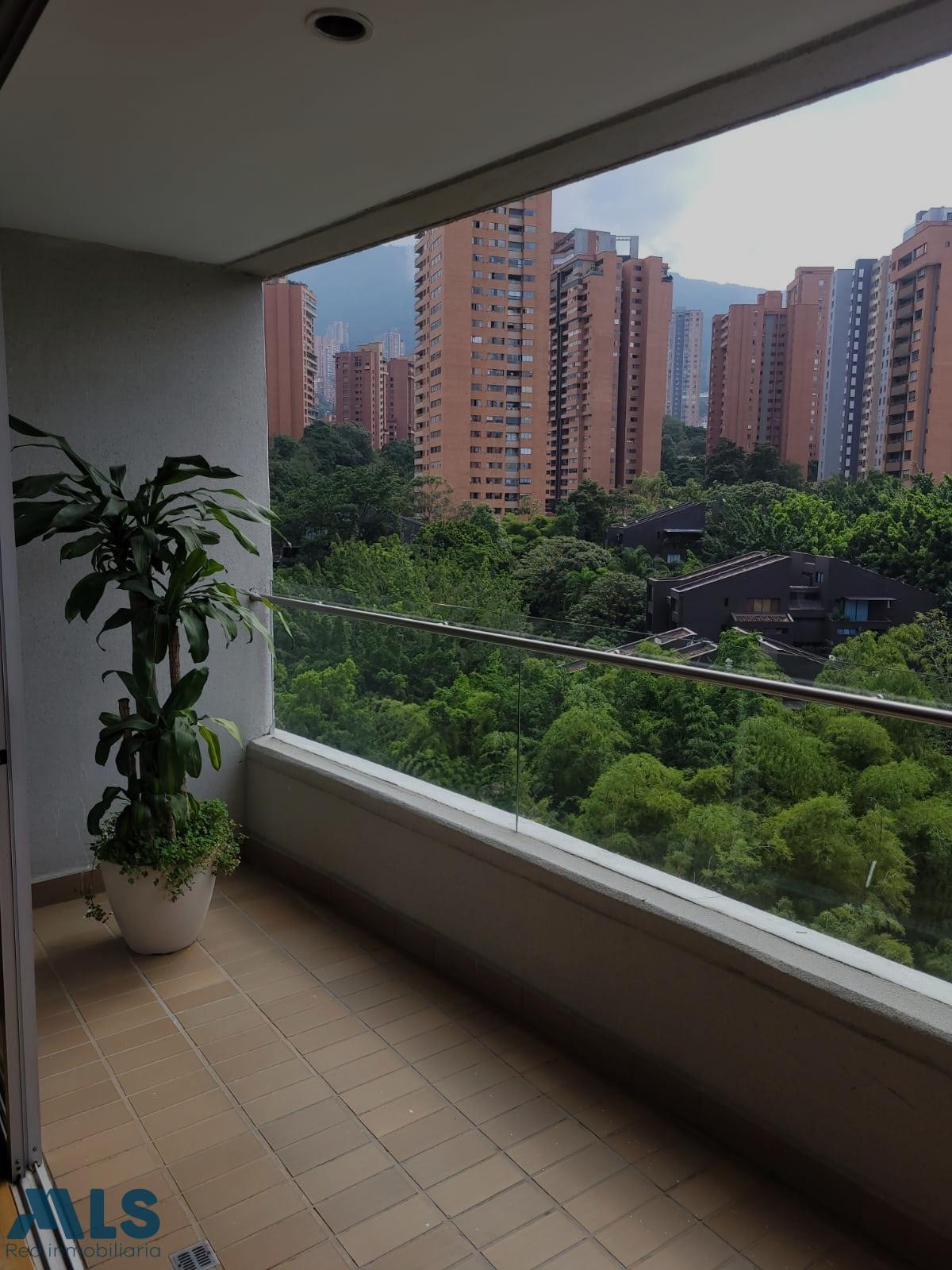 Apartamento en exclusivo sector del poblado, sirve para vivienda o para inversión medellin - milla de oro