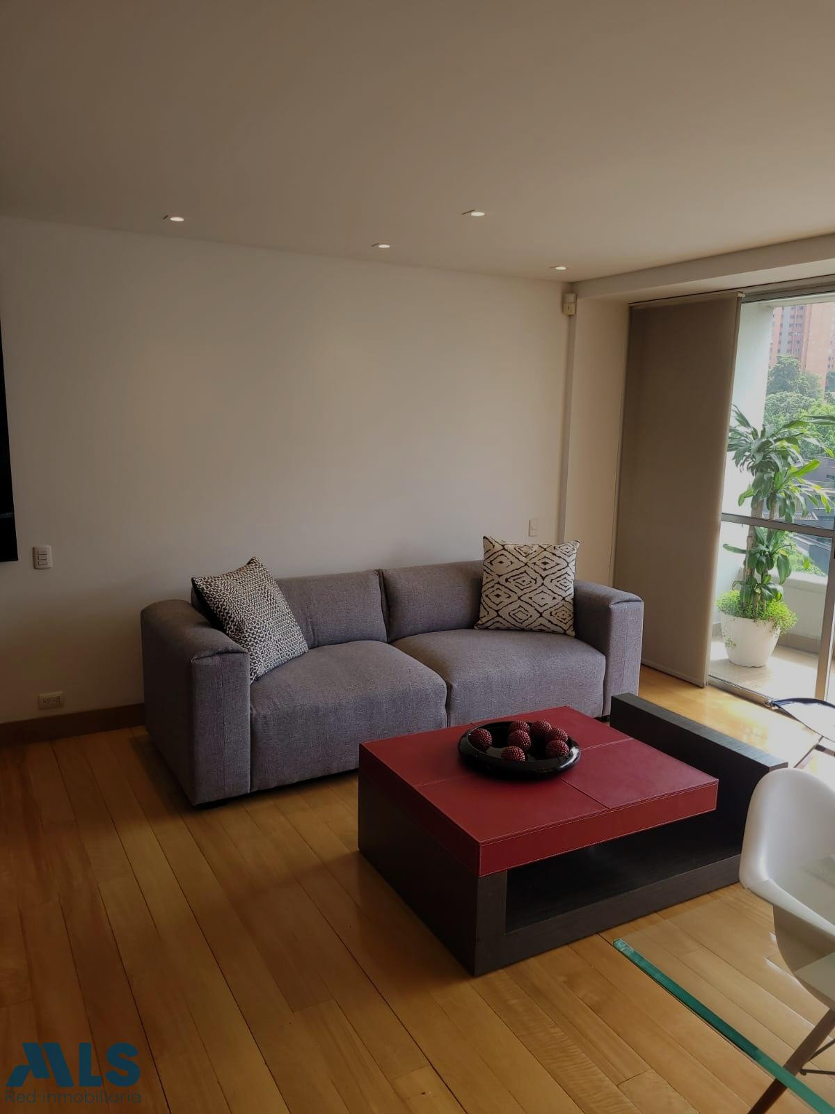 Apartamento en exclusivo sector del poblado, sirve para vivienda o para inversión medellin - milla de oro