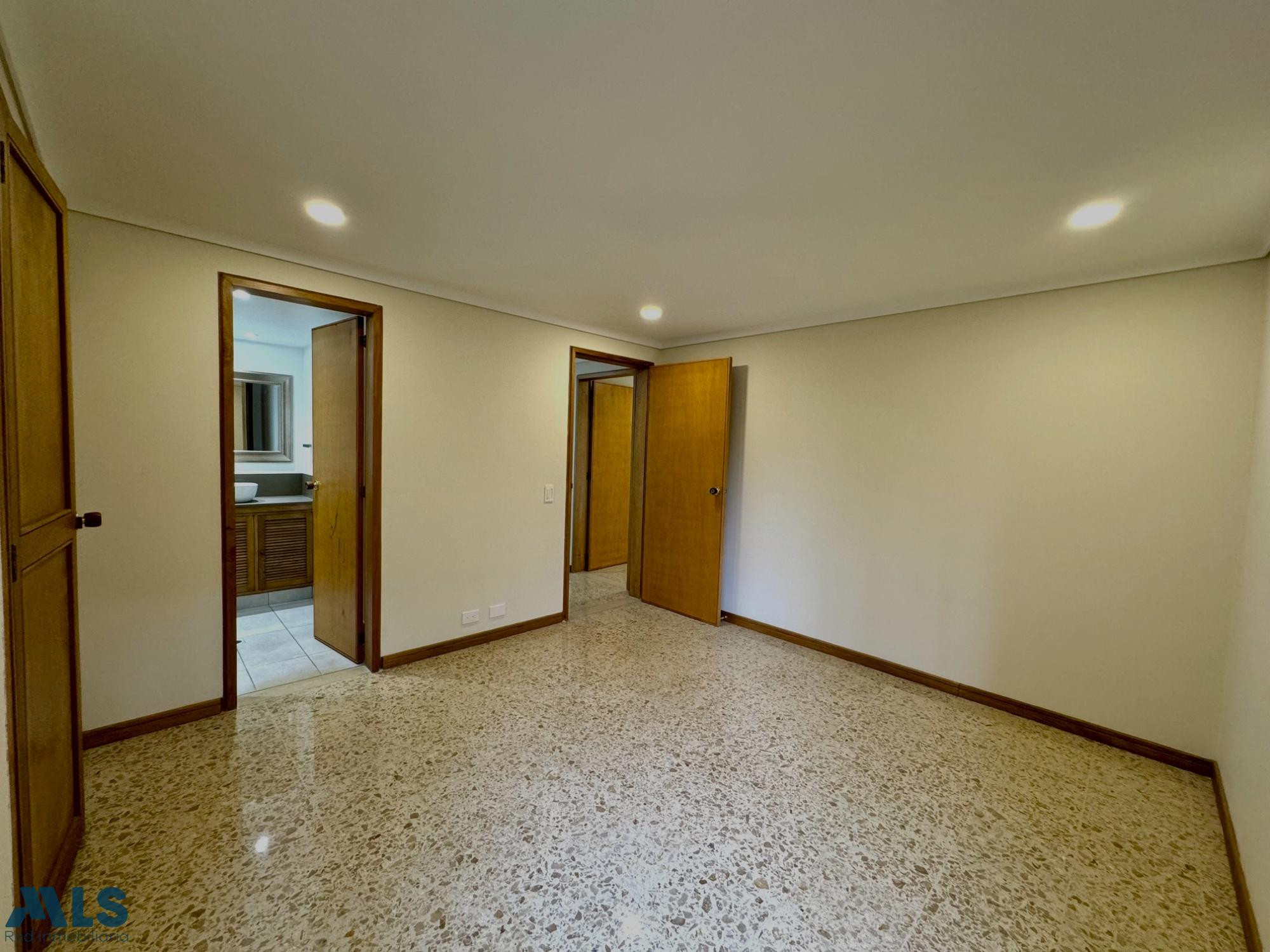 Apartamento remodelado en Castropol medellin - castropol