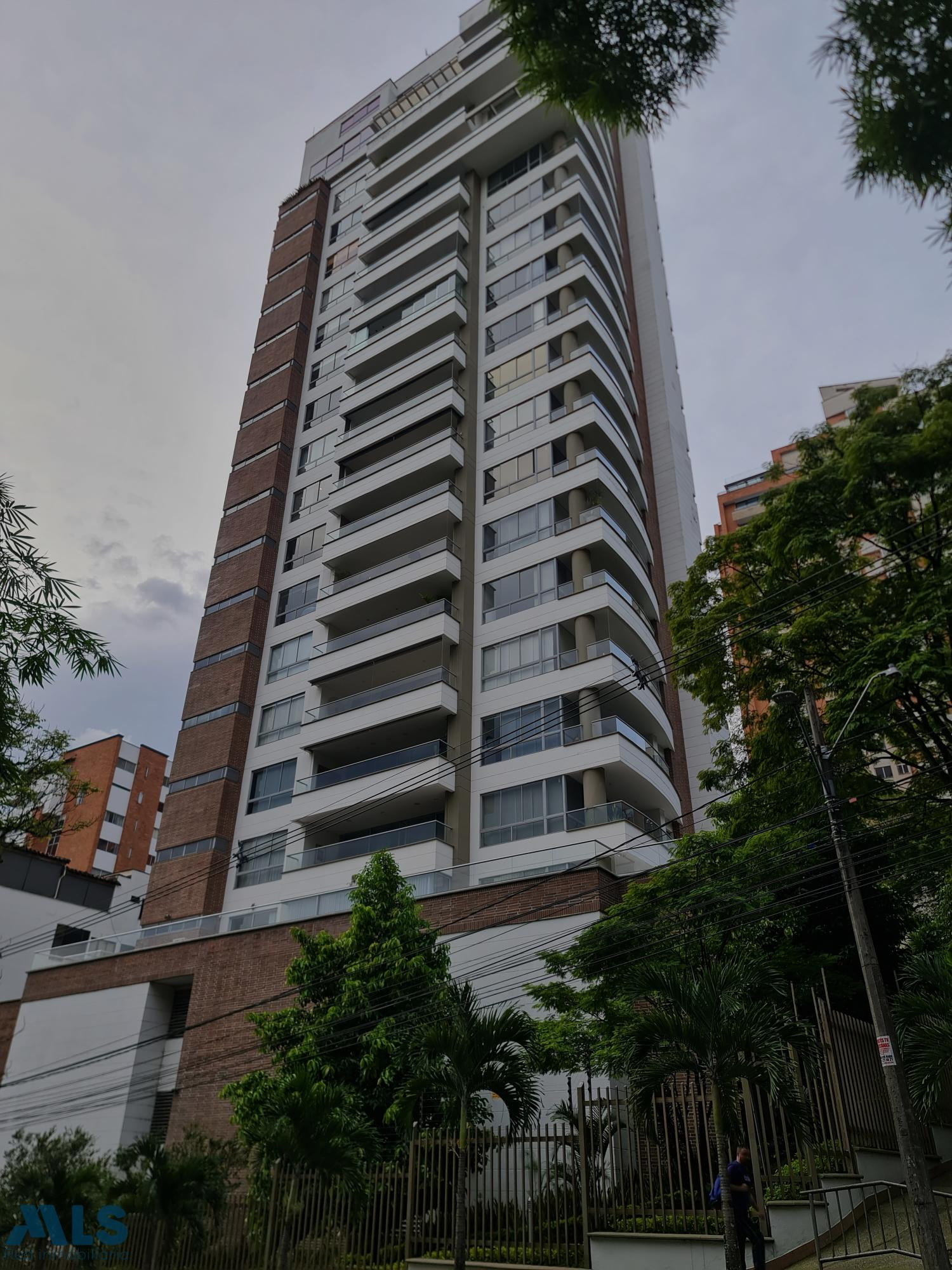 EXCLUSIVO APARTAMENTO EN EL POBLADO, SECTOR LOS GONZALEZ medellin - loma los gonzalez