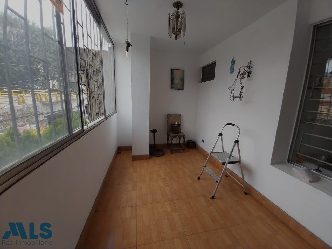 Vendo amplio apartamento en conquistadores medellin - conquistadores