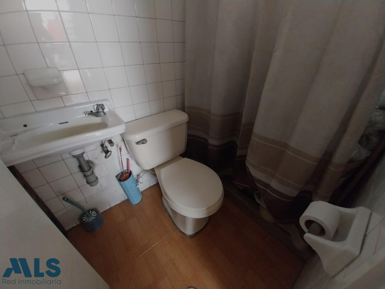 Vendo amplio apartamento en conquistadores medellin - conquistadores