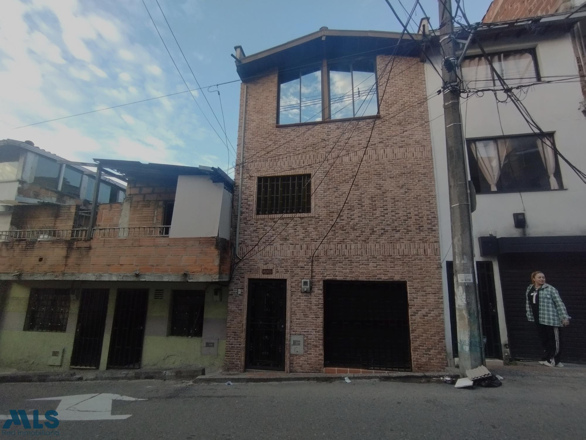 Casa unifamiliar cerca de la Estación Buenos Aires del tranvía medellin - buenos aires