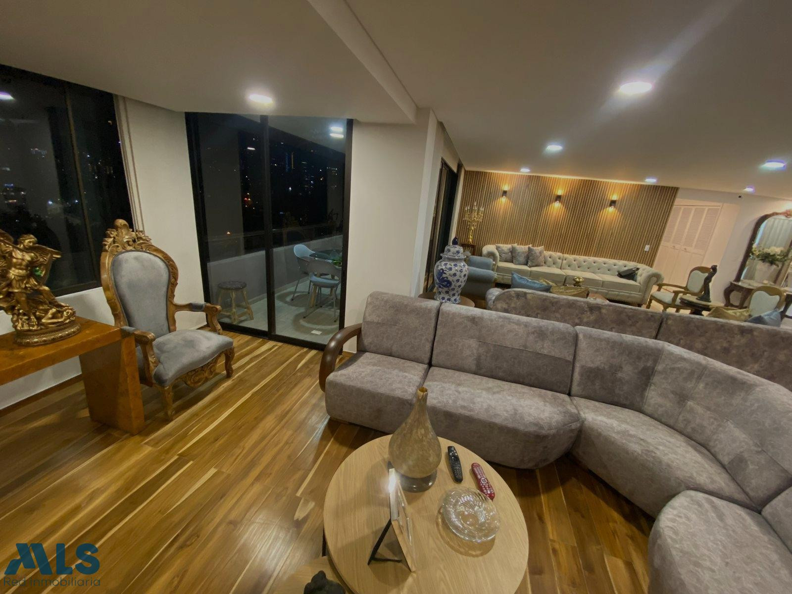 HERMOSO APARTAMENTO EN EL POBLADO medellin - los balsos no 2