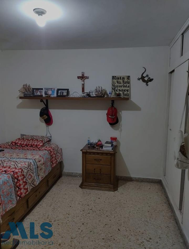 Casa en campo amor, ideal para habitar en fimilia o rentar alcobas medellin - campo amor