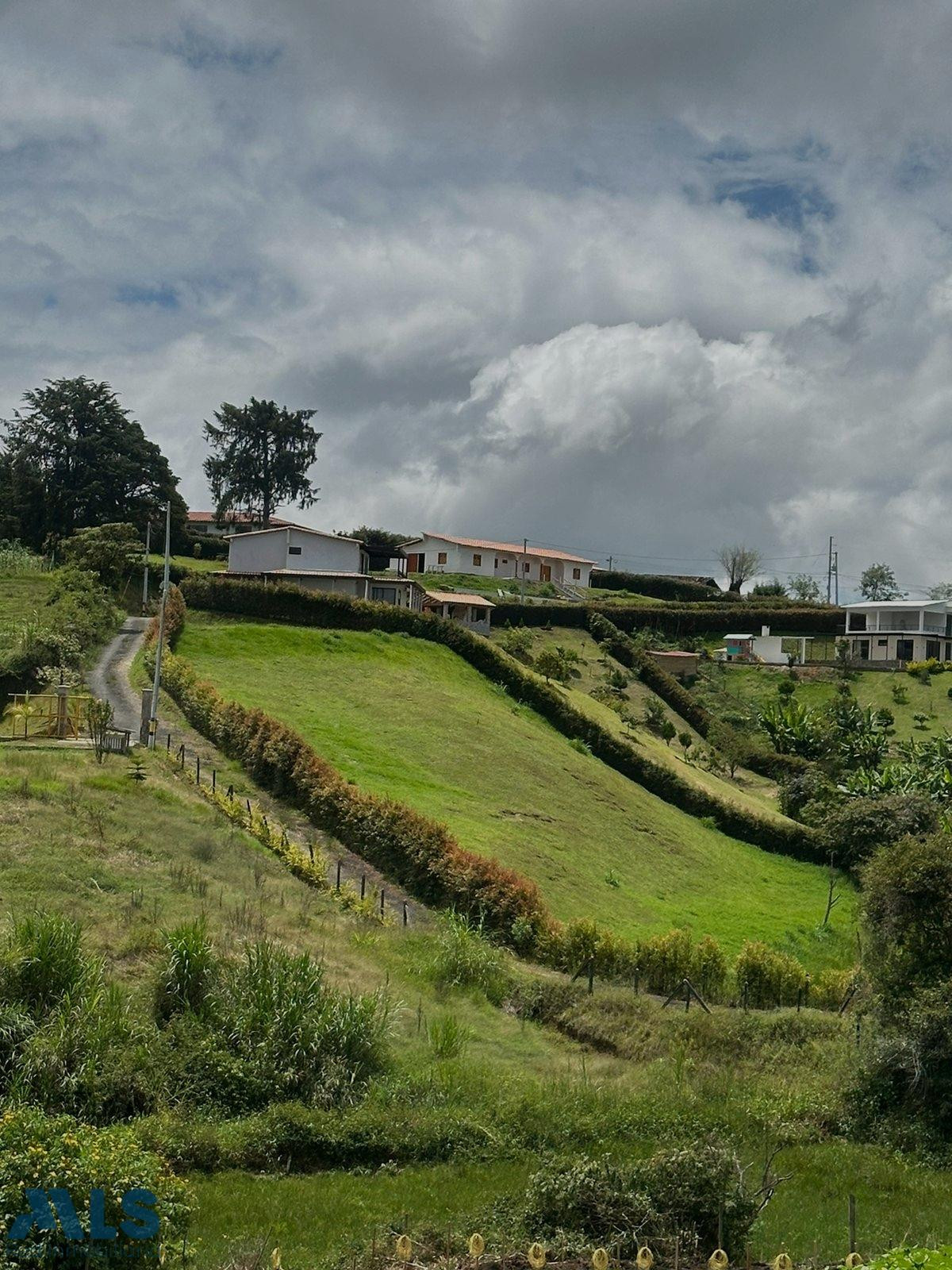 hermoso lote en medellin marinilla - cascajo abajo