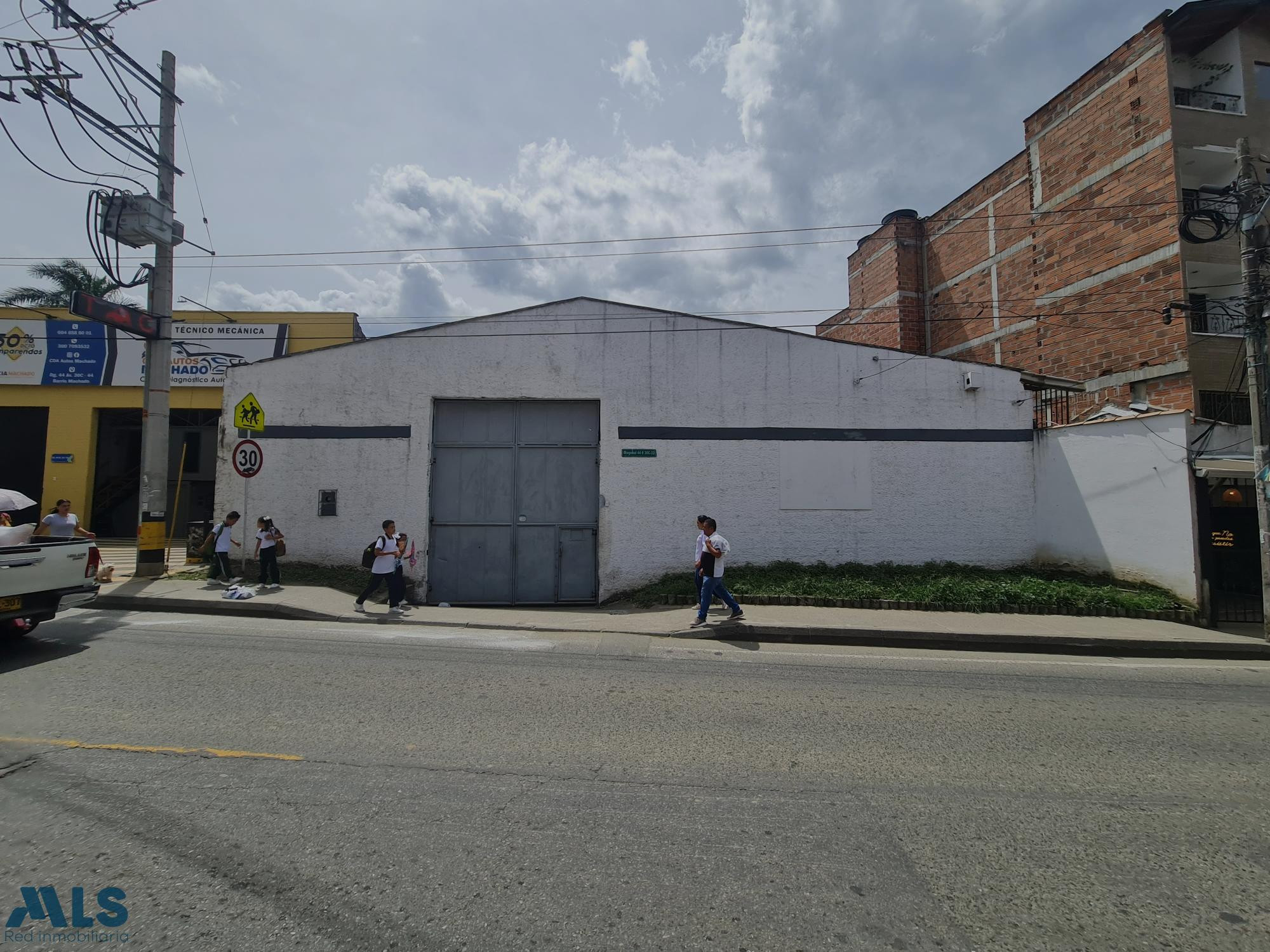 BODEGA MUY BIEN UBICADA CON EXCELENTE AREA bello - fontidueno