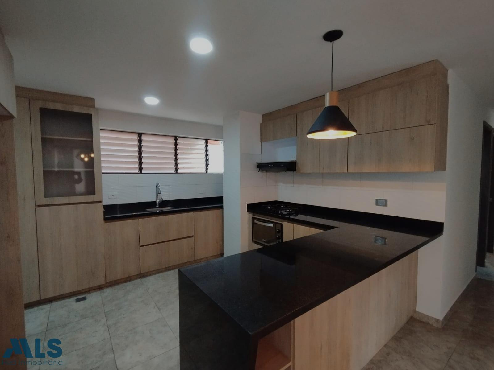 Apartamento con terraza,queda cerca al euro de la frontera envigado - la abadia